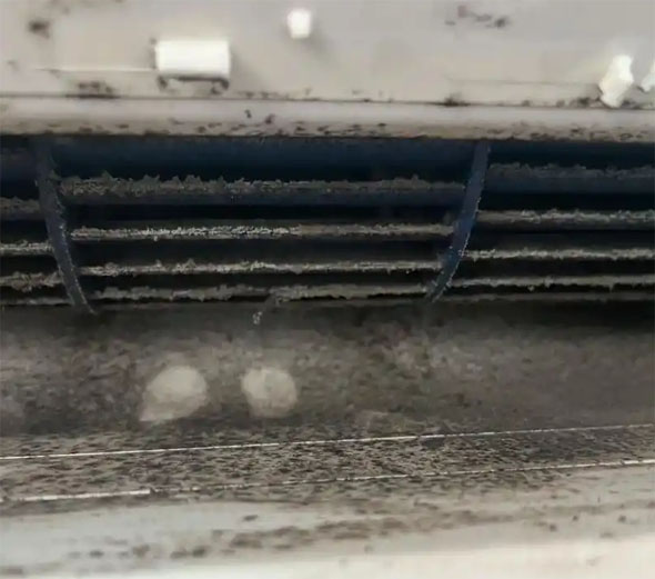 甘谷空调吹的风有股烧焦味是怎么回事